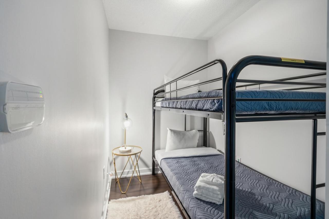 Family Oriented Downtown Toronto 2Bdrm Condo With Parking & Office Space Exterior foto